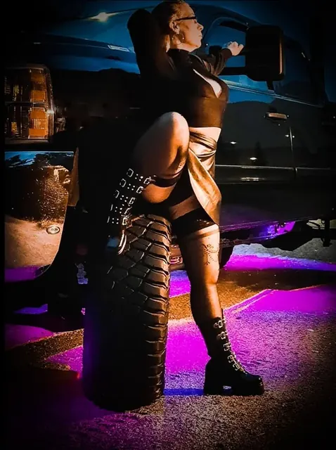 Mönny OnlyFans creator with unique lifestyle