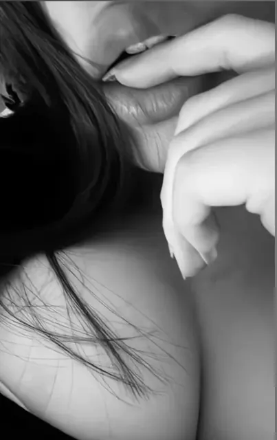 Brunette with big tits OnlyFans profile photo