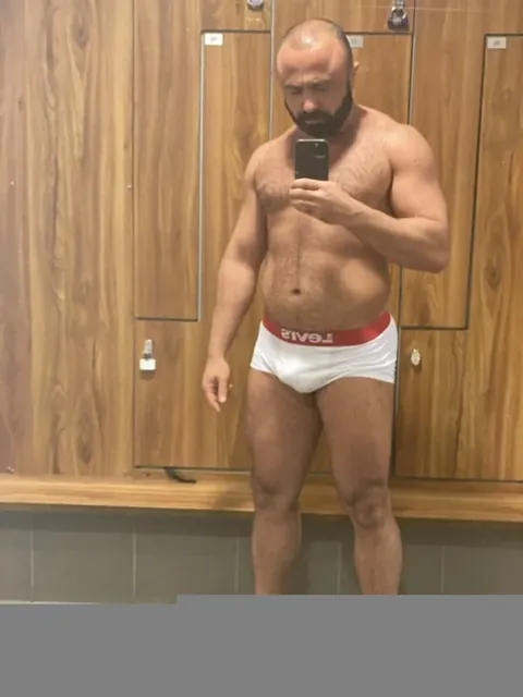 Turkishh OnlyFans creator with colorful content