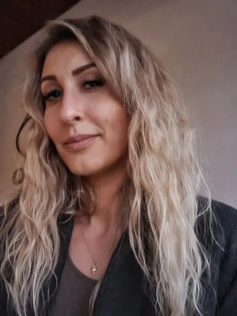 Anna OnlyFans creator with natural beauty