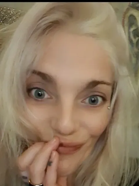 Mercedes OnlyFans blonde creator