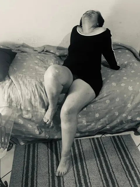 Maria OnlyFans curvy creator