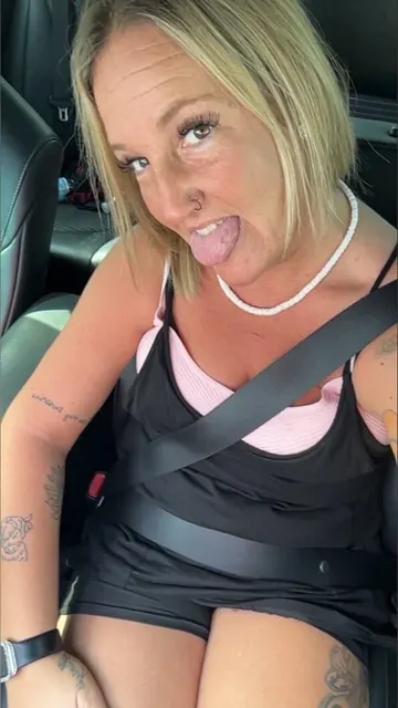 Tatted_queen OnlyFans tattooed mom