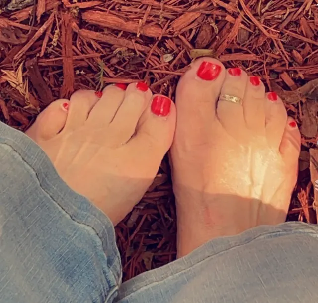 Spicy Toes & Fingers OnlyFans foot fetish content