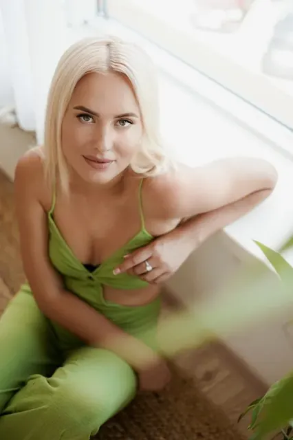 Klarissa OnlyFans creator with exclusive content