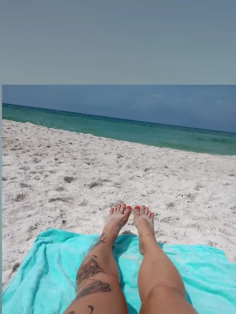 kas-gio OnlyFans profile with beautiful tattooed feet