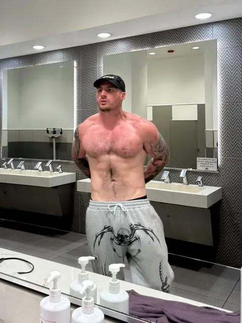Bryson Kyle uncutkingaz OnlyFans creator with engaging content