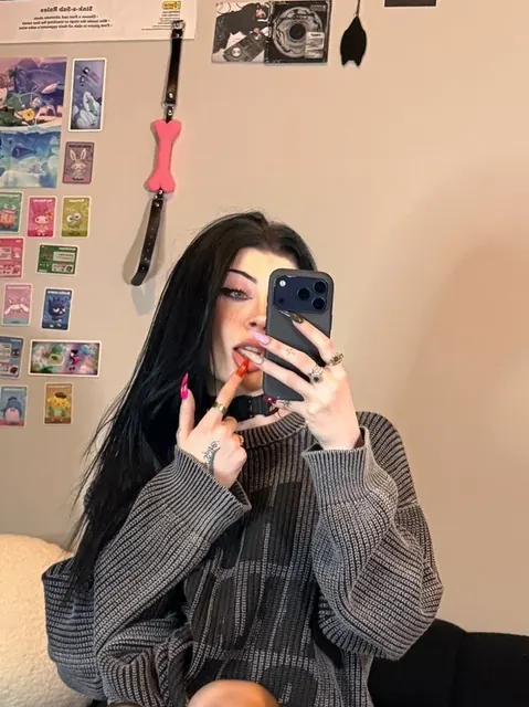 𝔯𝔞𝔶 OnlyFans profile picture - Goth creator