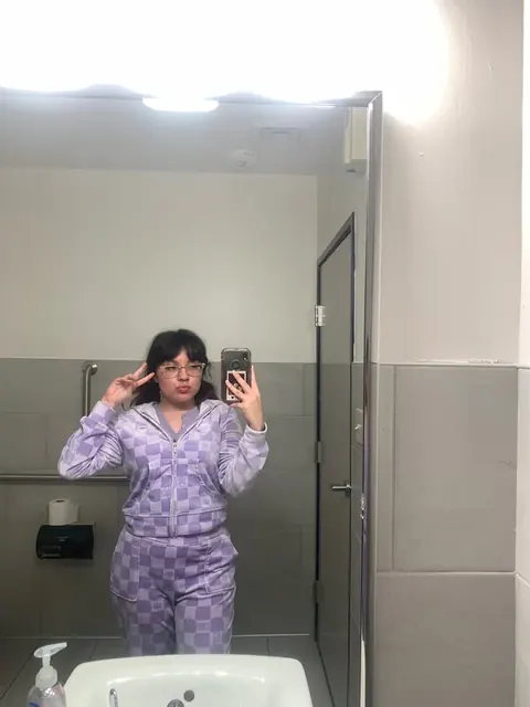 B&M OnlyFans creator with cosplay and POV content.