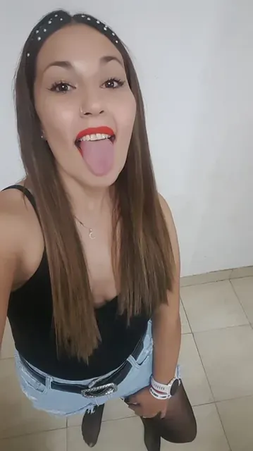 Brune OnlyFans profile with brunette hair