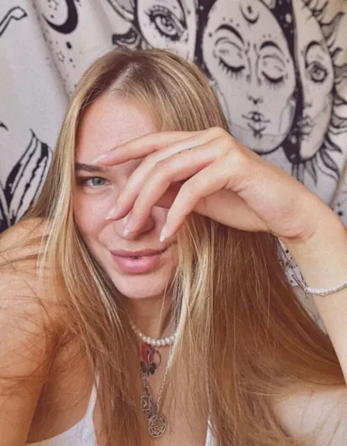 V OnlyFans tattoo lover