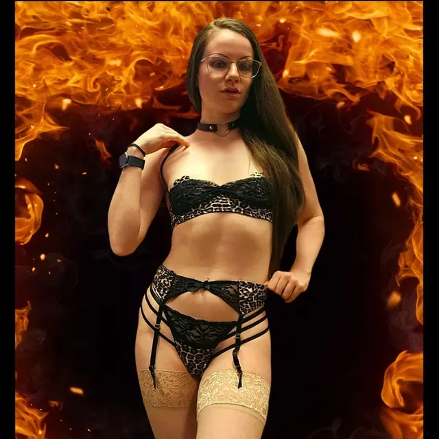 vampireblair OnlyFans lingerie modeling