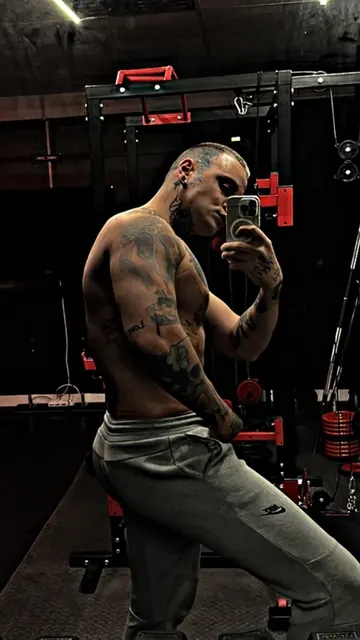 Vatuttobene - VIP OnlyFans exclusive content creator