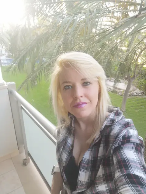 Vayolett121329 OnlyFans creator with a love for animals