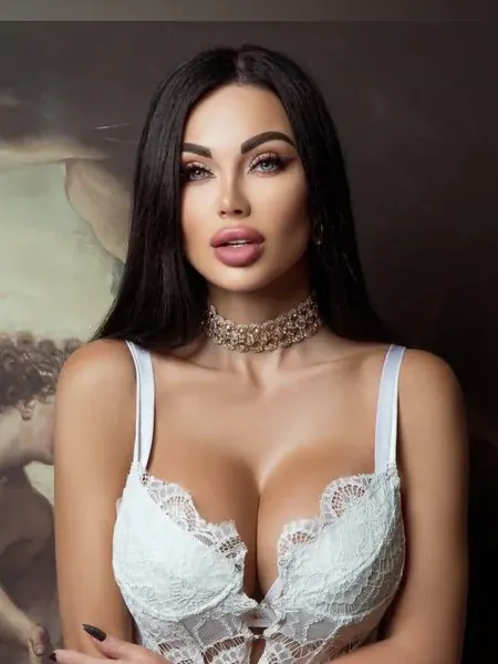 venami_official OnlyFans Curvy Creator