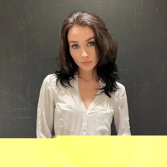 veronica sinful OnlyFans creator with engaging personality