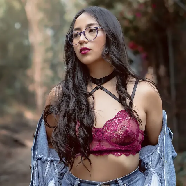 Vico OnlyFans cute and curvy creator