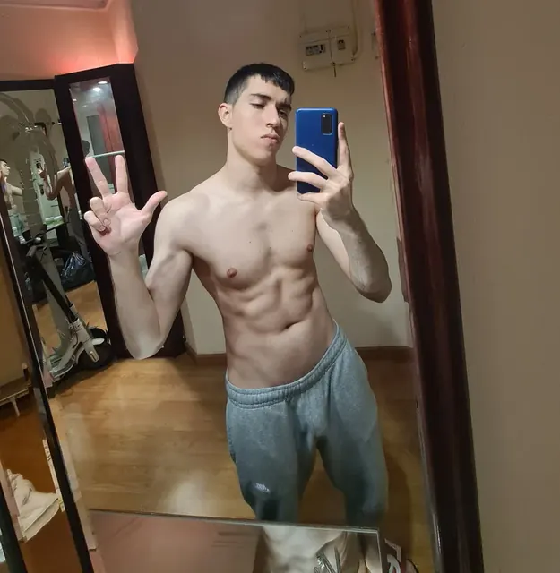 Victor de Orange OnlyFans creator with engaging content