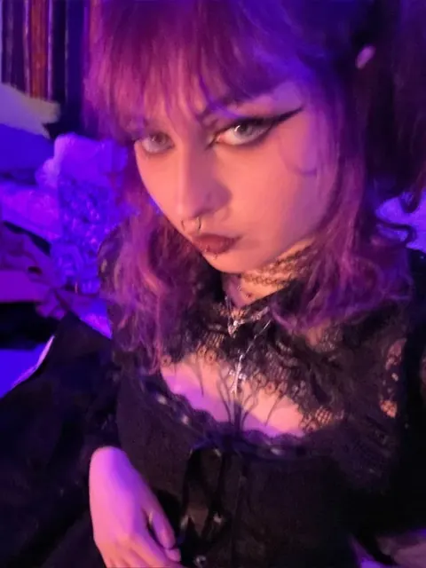 Alisha Victoria Raven OnlyFans alternative creator