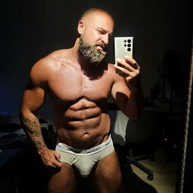 Vikingobcn2 OnlyFans creator with exclusive content