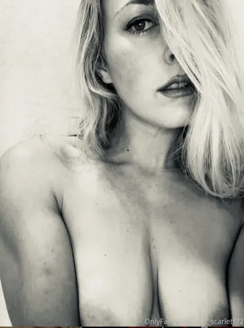Wetscarlett72 OnlyFans blonde creator