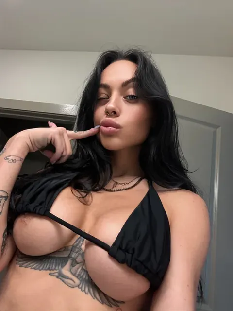 FRESHLY SINGLE OnlyFans creator with authentic content