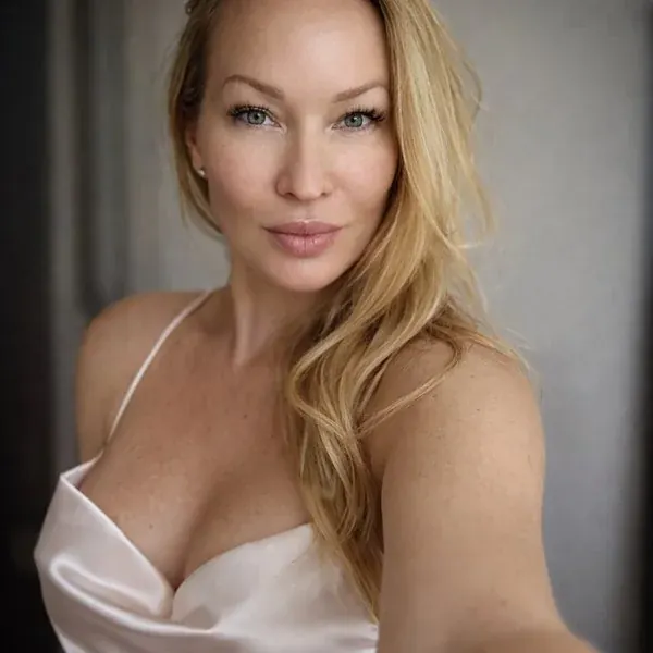 wise_mommyy OnlyFans confident fit mom