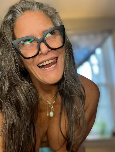 Aloha Elle Free (@elleanthonyofficialfree) OnlyFans solo creator profile photo