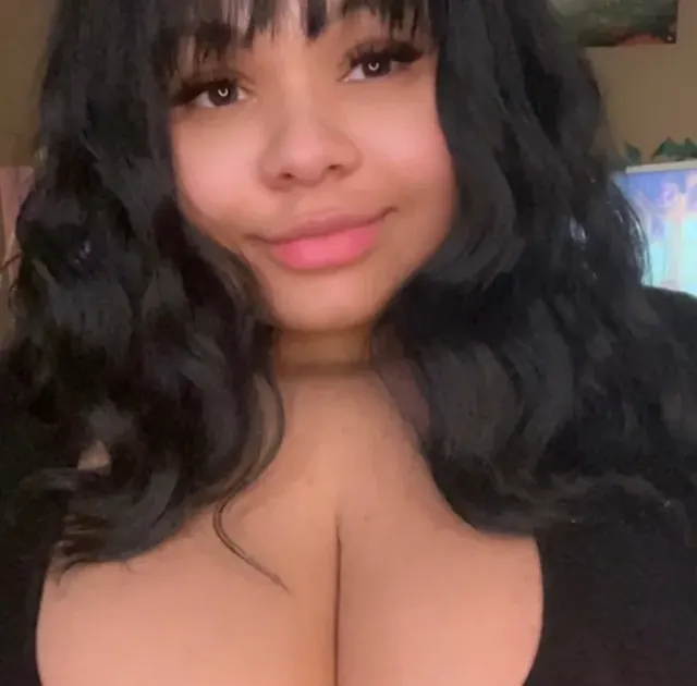 FREE CUM LOVIN CUTIE OnlyFans Curvy