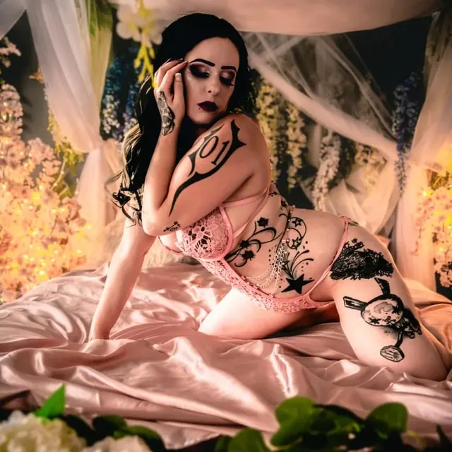 Xmissbritaniesx on OnlyFans showcasing tattooed glamour