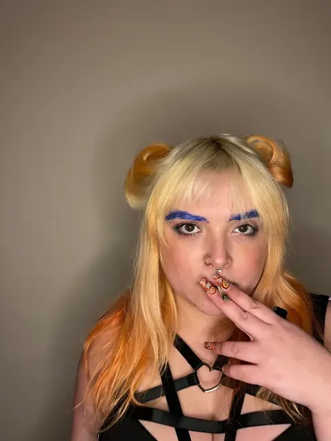 Peachie OnlyFans creator with big tiddies