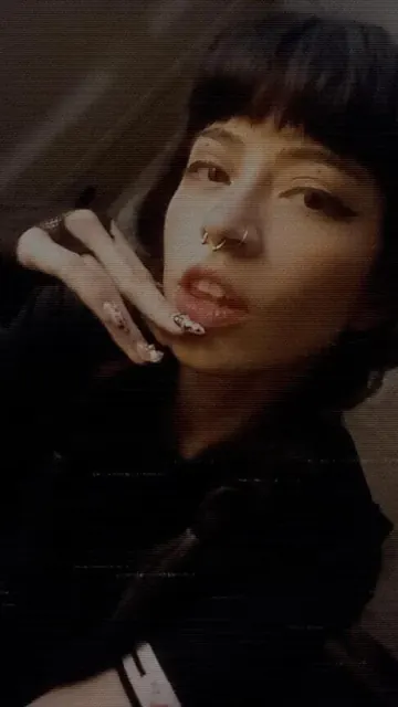 Xxsukixx OnlyFans brunette pierced creator