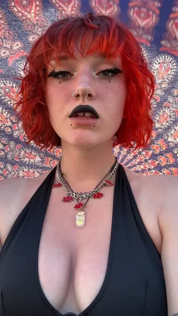 Cassie Solis OnlyFans alternative goth beauty