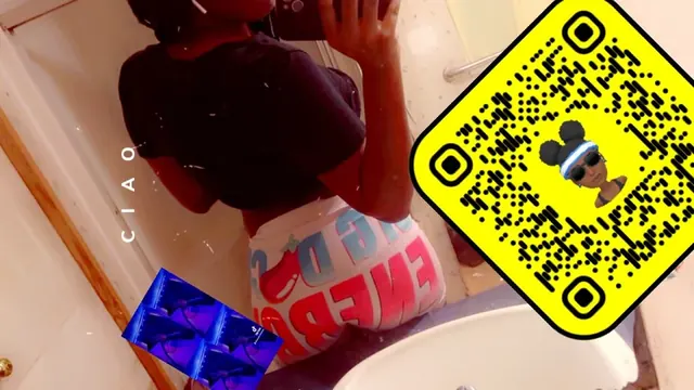 fatwetma OnlyFans creator with engaging solo content