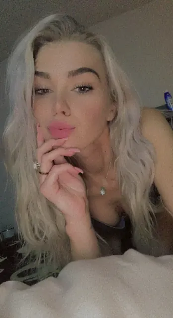 Zanzan044 OnlyFans Creator Tiny but Feisty