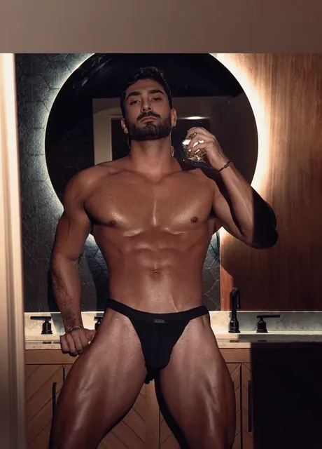 Zayn Dom OnlyFans fitness creator