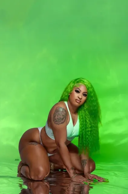 Zaziik OnlyFans curvy glamorous creator