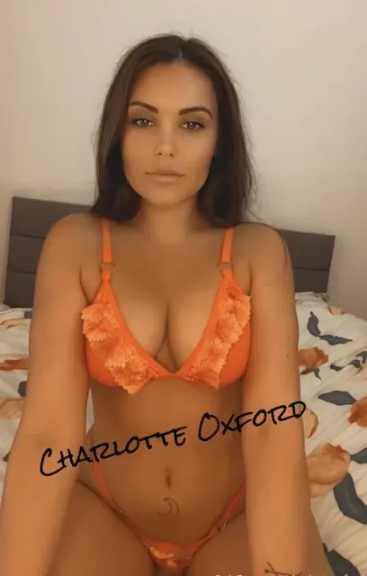 Zoe/Lottie OnlyFans Scottish dancer with a cheeky smile