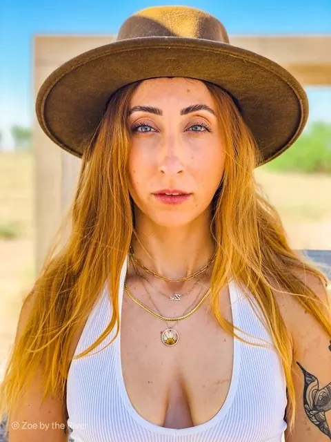 Zoe by the River OnlyFans creator with intimate content.