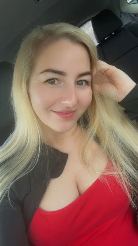 Crystal OnlyFans Blonde Creator