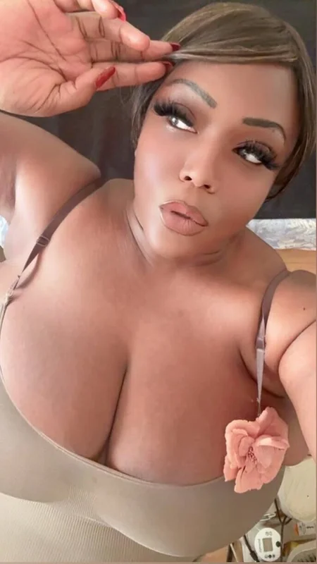 Cutiecc OnlyFans creator with a big smile