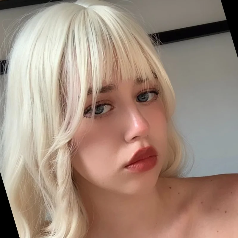 Noemi Cutie OnlyFans creator with engaging content.
