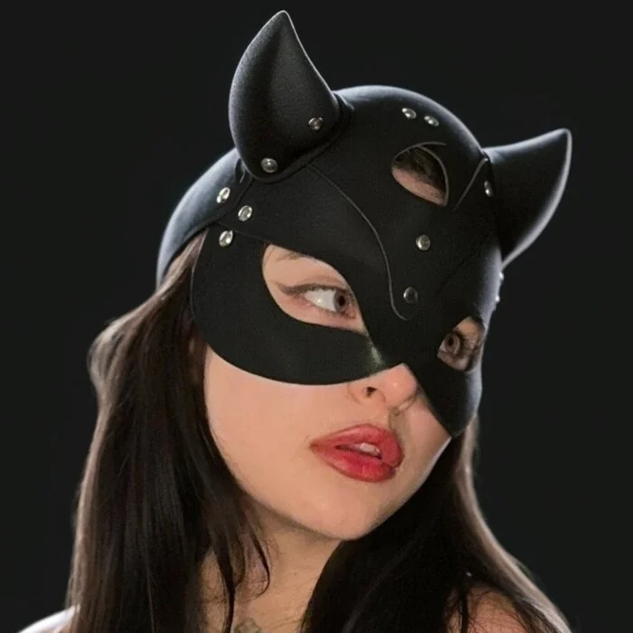 Daisy OnlyFans Photographer with Gothic Aesthetic
