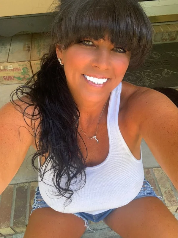 Daisy Atlanta OnlyFans sexy curvy lady