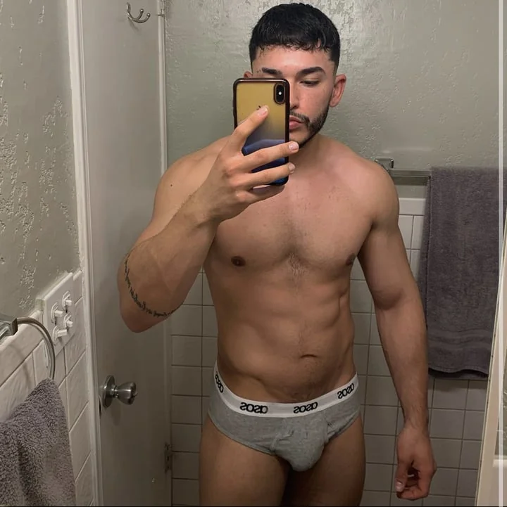 Danadams12 OnlyFans athletic tattooed creator