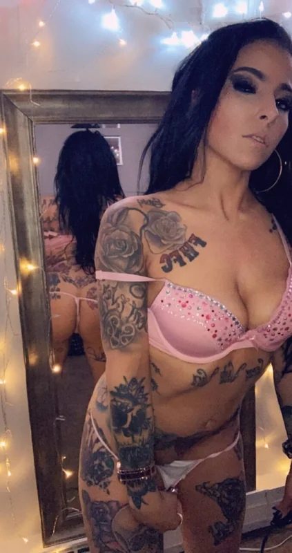 Danamariedior OnlyFans profile with custom content