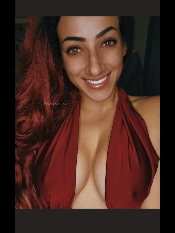 Daphne OnlyFans Curvy Creator
