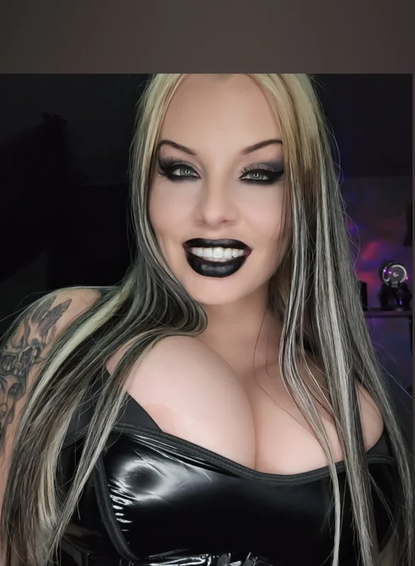 Ddarkoh OnlyFans exclusive content creator