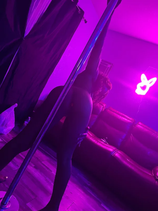DeliciousDREAM OnlyFans creator with big ass