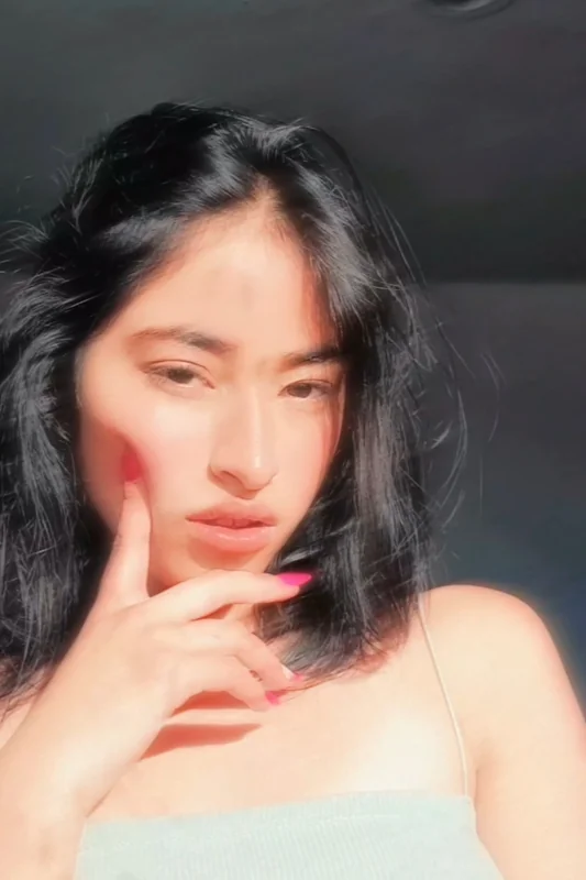 Devora OnlyFans model with captivating feet content